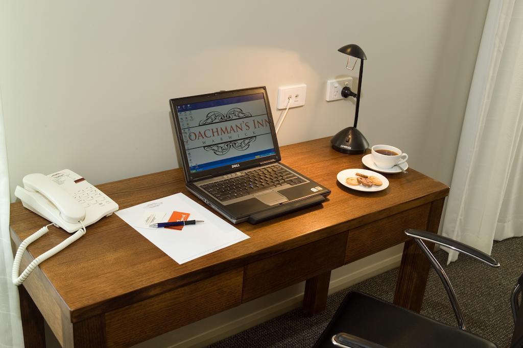 Coachmans Inn Warwick Room photo